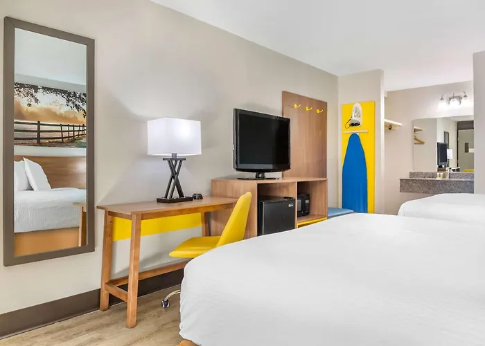 Days Inn & Suites By Wyndham Rocky Mount Golden East
