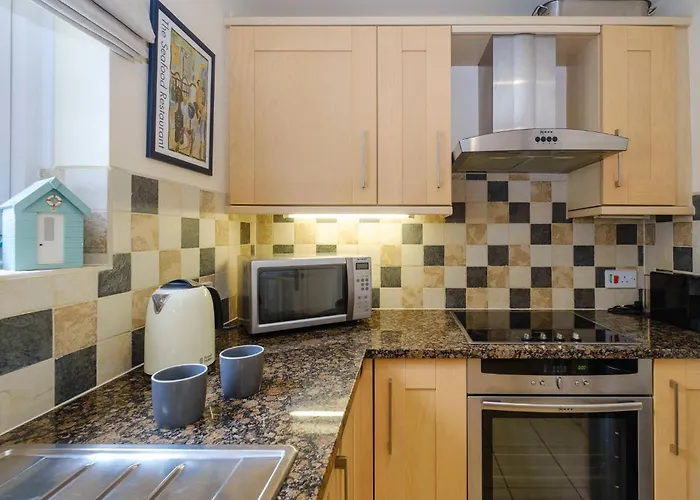 2 Ogilvie Lodge, Thorpeness, A Seaside 3 Bedroom Apartment In Thorpeness - Close To The Beach, Thorpeness Meare, Golf & Country Club - Managed By Aldeburgh Coastal Cottages