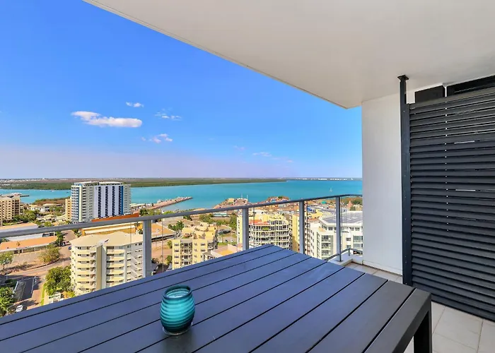 Darwin City Harbour Views-Situated Above The Oak Restaurant Coastalcoastretreats