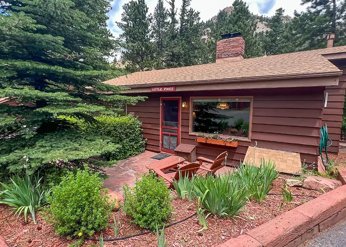 Castle Mountain Lodge