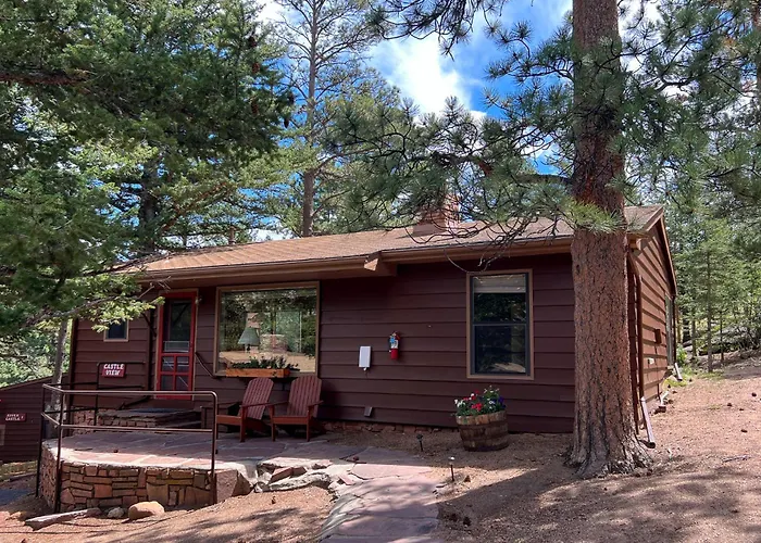 Castle Mountain Lodge