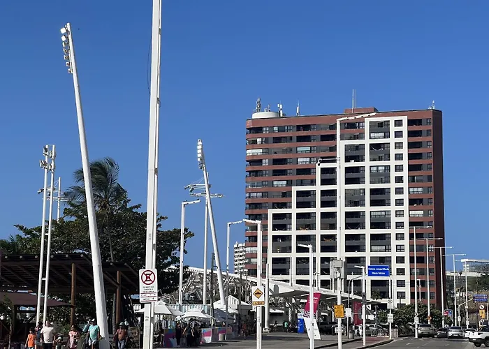 Particular Deluxe Iate Plaza