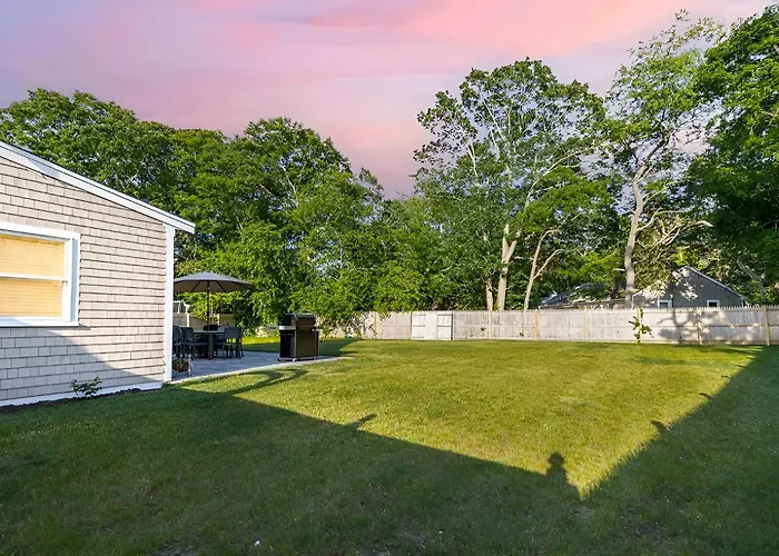 Renovated & Sophisticated Home Near Beach & Shops!
