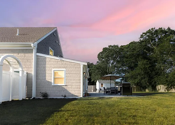 Renovated & Sophisticated Home Near Beach & Shops!