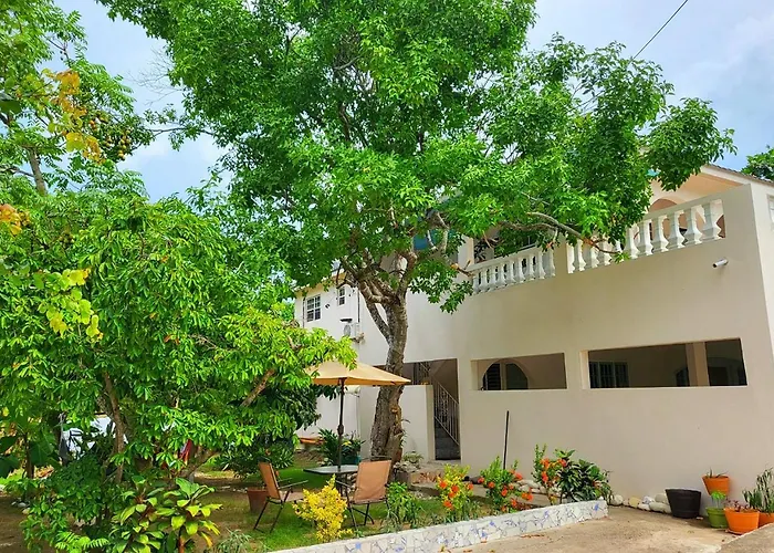 Green'S Palace Jamaica