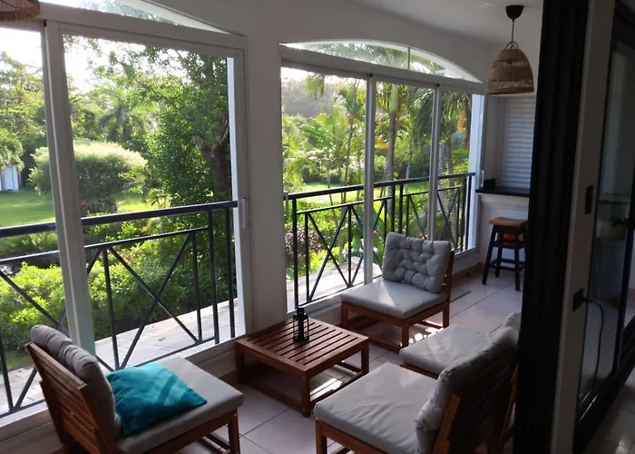 Bonita Village Beachfront Apt With Pool & Balcony