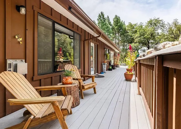 Ponderosa Creekside Retreat