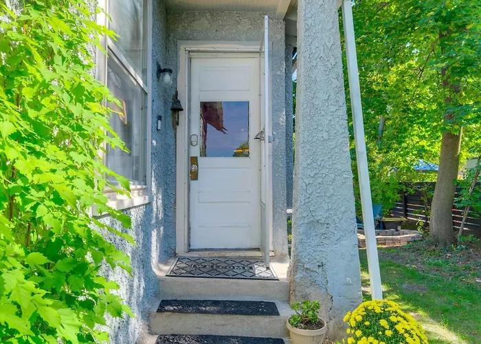 Vintage Charlevoix Home W/ Deck Near Round Lake!