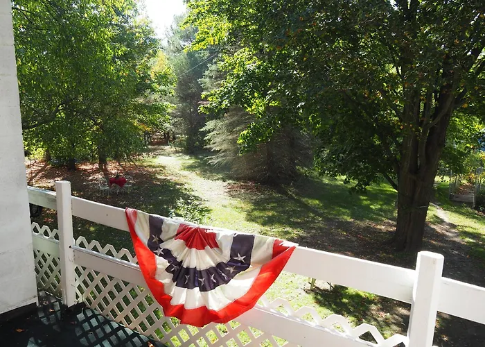 Emanuel - Cute Upstairs Apt Ac Great Location