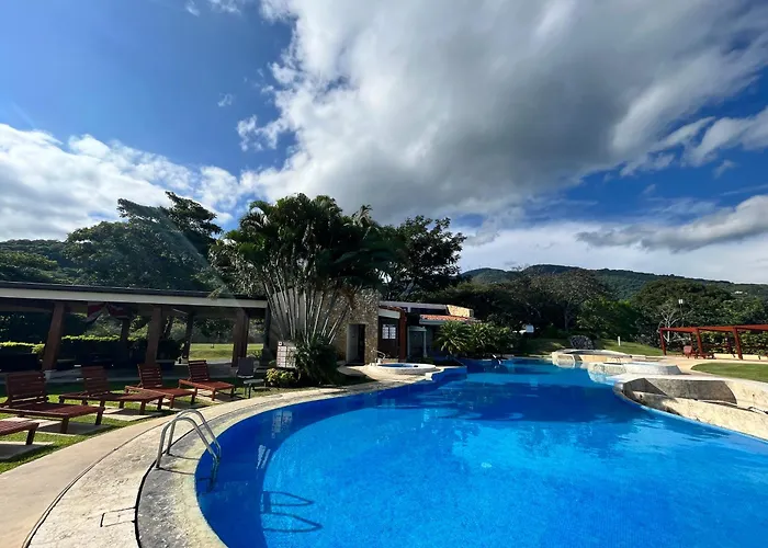 Cr Mariposa Rentals Cozy Retreat With Pool,Tennis,Gym,Free Wifi