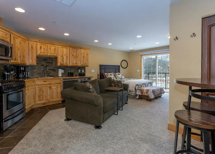 Penthouse Studio W Mtn Sunrise Views & Near Silver Mtn
