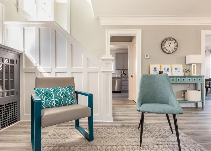 The 1920'S Dutch Colonial - Highland Square
