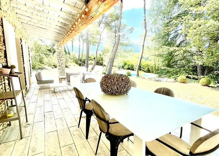 Zen Et Chic, Juste A Cote De La Bastide De Marie