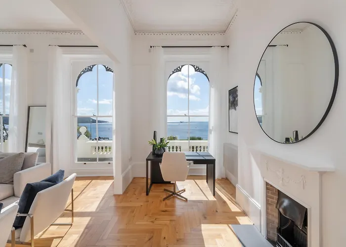 Fox On The Hoe - Luxury Hotel Apartments