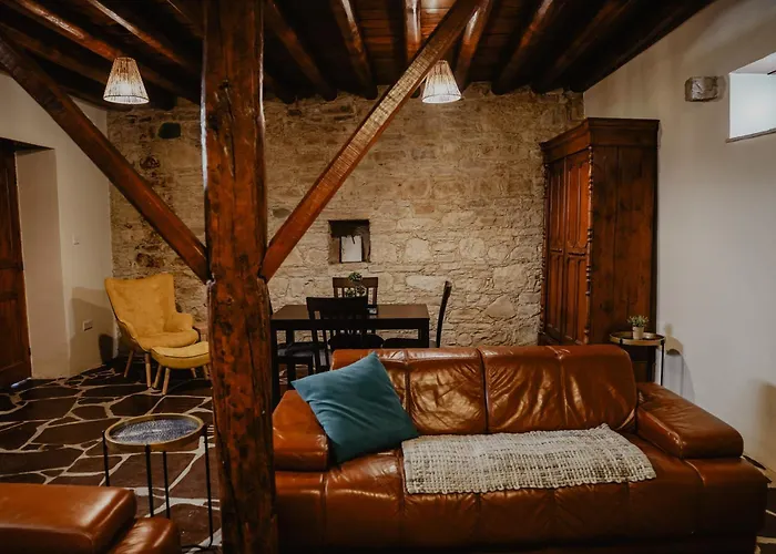 The Stonehouse Suites With Private Bath Spas