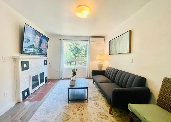 Super Privacy Lakeshore Forest Home With Air Conditioners At Haller Lake