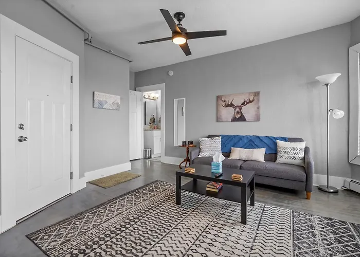 Navarre Apartments