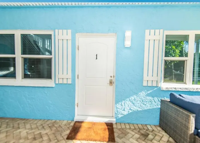 Ground Floor Beach Condo - Dual En-Suite - No Stairs - Steps To The Sand