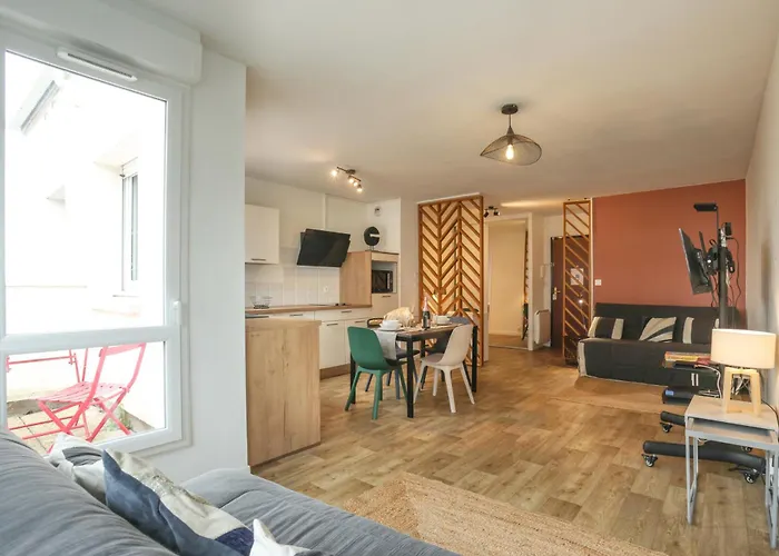 3 Lys Orleans Downtown, Free Secure Parking