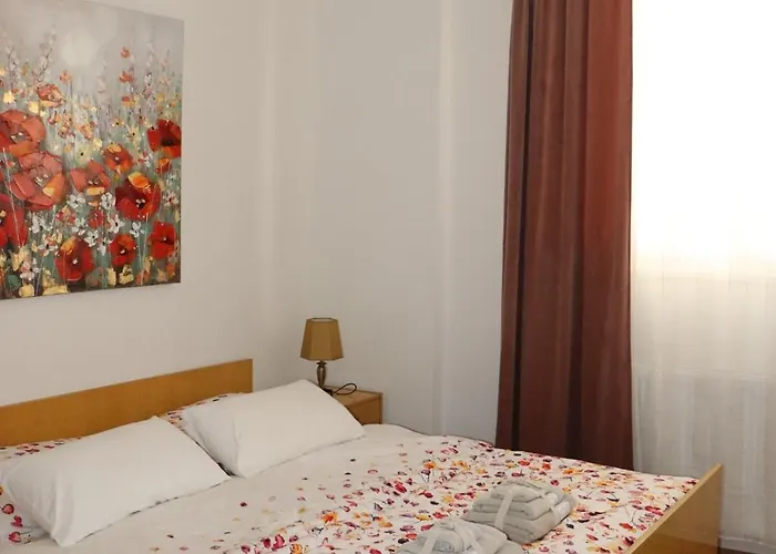 Apartments And Rooms With Parking Space Krk - 5294