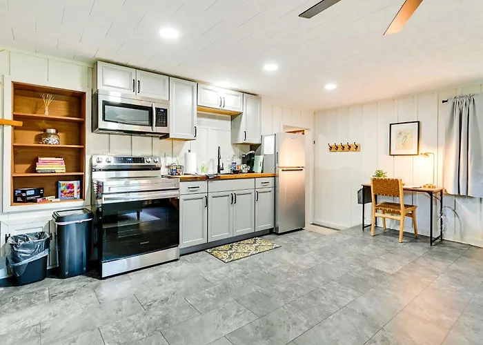 Modern Studio < 13 Mi To Saratoga Racetrack!