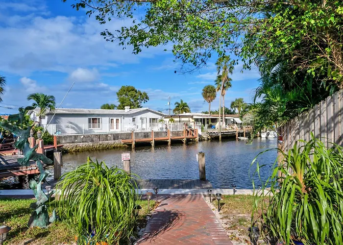 4 Bd Near Beach Spacious Solar Heated Pool Waterfront Home