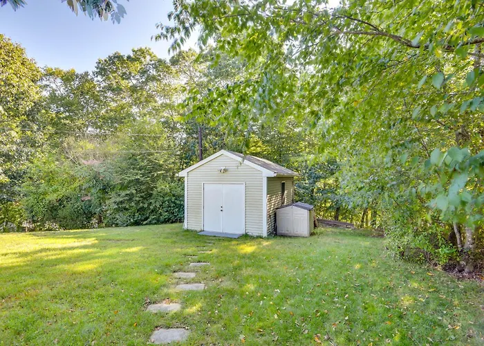 Westerly Vacation Home: Town Beach Access