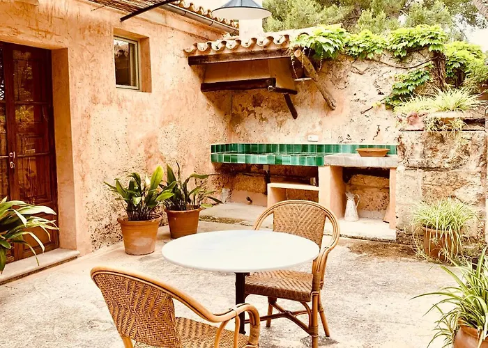 Oliver Moragues Grandhouse & Vineyard