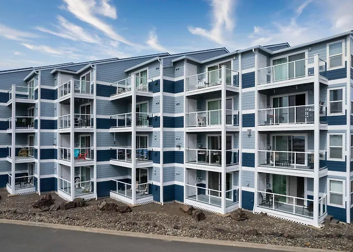 Waters Edge 304