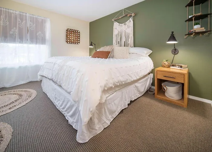 Waters Edge 304
