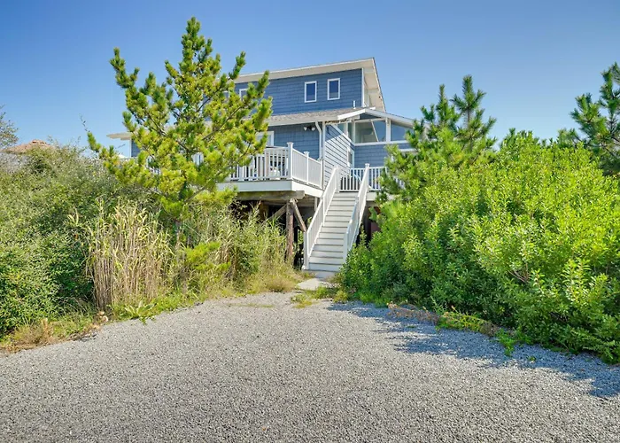 Westhampton Beach Home W/ Deck + Ocean Views!