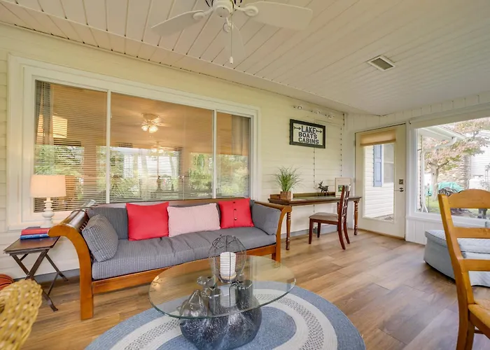 Serene Lake Junaluska Gem: Deck & Mountain Views