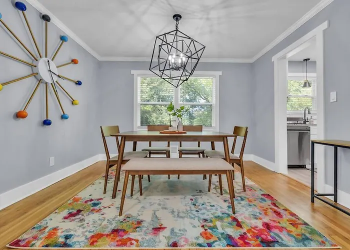 Modern Luxury With Pool Table 3Br-5Bd Sleeps 10