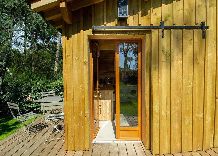 Cabane Foret Proche Plage Avec Piscine Partagee