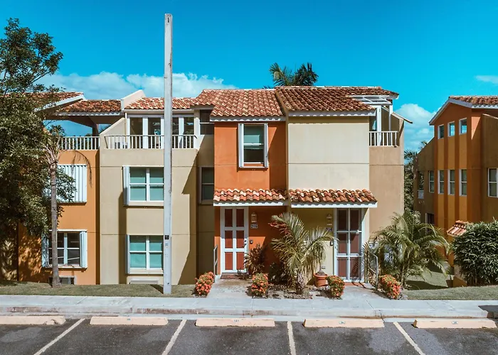 Landing View 304 | Rooftop & Walk To Sandy Beach