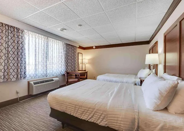 Best Western Movie Manor