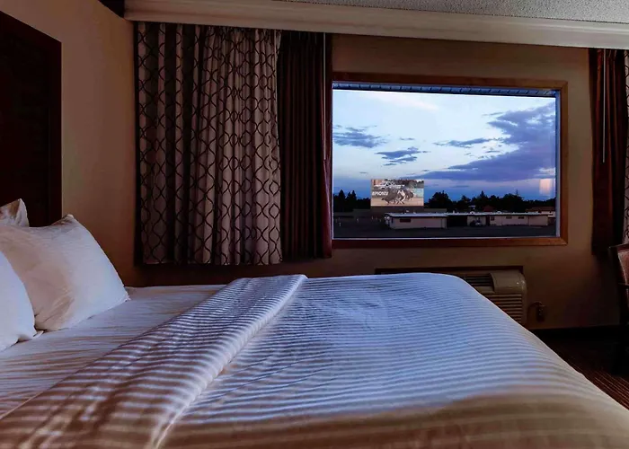 Best Western Movie Manor