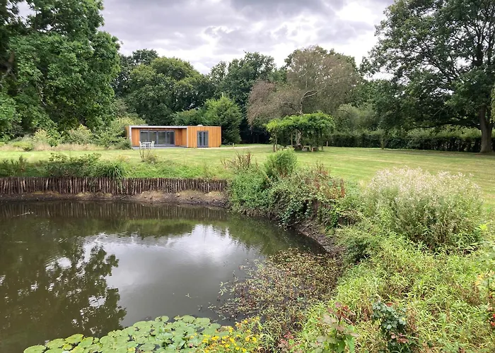 Independent Rural Detached Annexe With Free Private Parking