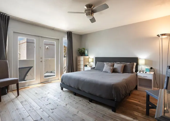 Renovated Private In The Heart Of Old Town Scottsdale, Pool & Hot Tub, Outdoor Bar & Kitchen, Walk To Shops & Bars