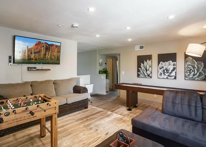 Renovated Private In The Heart Of Old Town Scottsdale, Pool & Hot Tub, Outdoor Bar & Kitchen, Walk To Shops & Bars