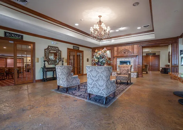 Retreat Near Table Rock Lake & Sdc With Indoor Pool