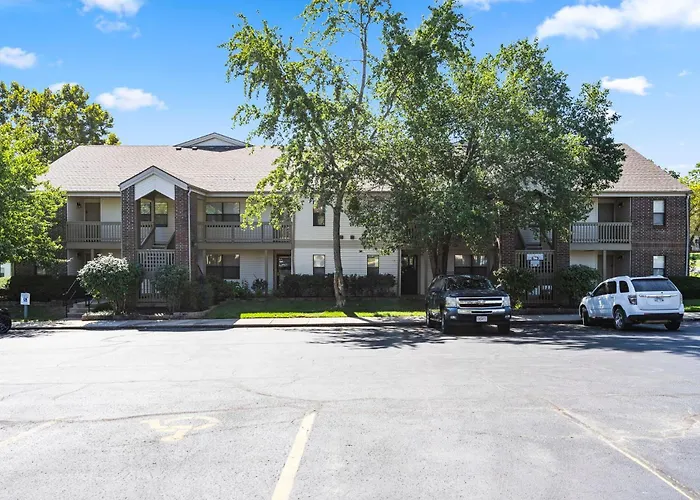 Retreat Near Table Rock Lake & Sdc With Indoor Pool