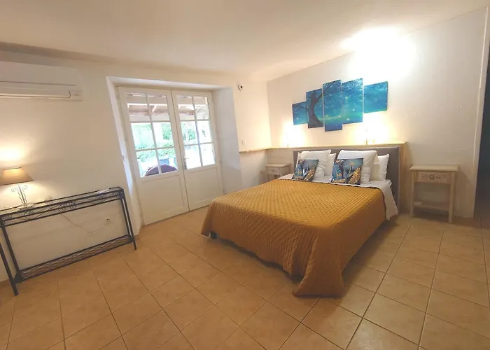 Domaine La Buissiere Duravel "Le Gite" Avec Piscine Couverte Privative