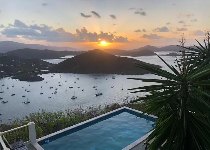 Coconut Breeze Villa: Mesmerizing Views, Cooling Tradewinds