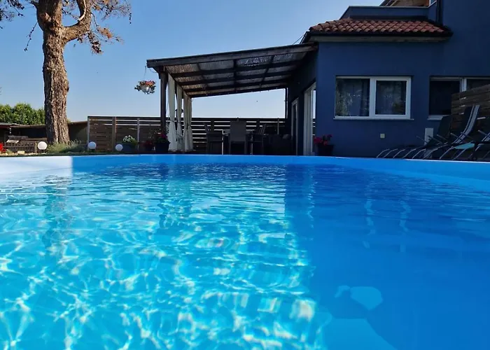 Villa Makale