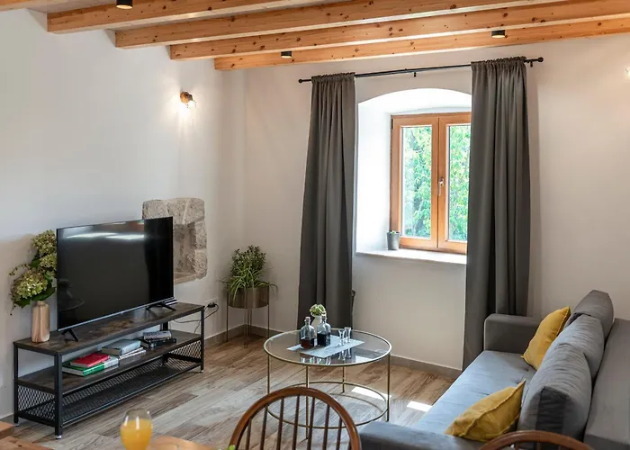 Rougemarin Heritage House With Private Pool