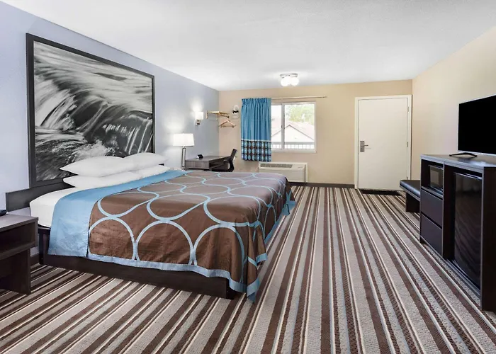 Super 8 By Wyndham Marysville/Port Huron Area