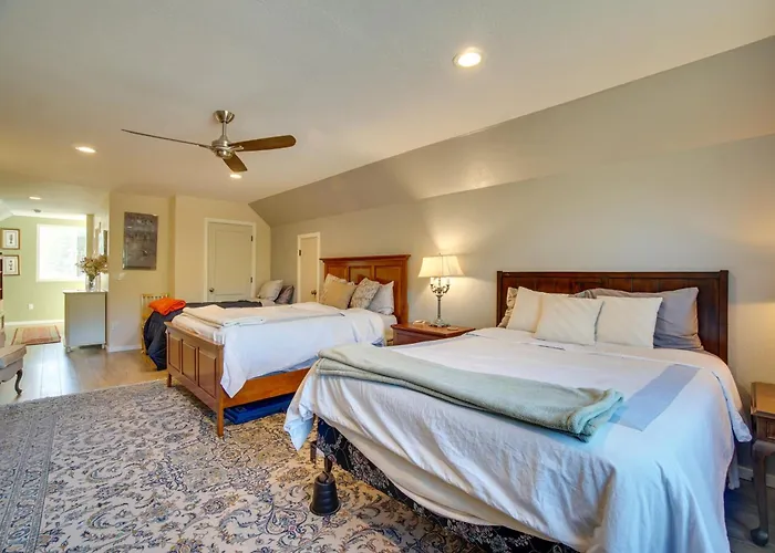 Cascade Cabin Hideaway W/ Views, 1/2 Mi To Lake