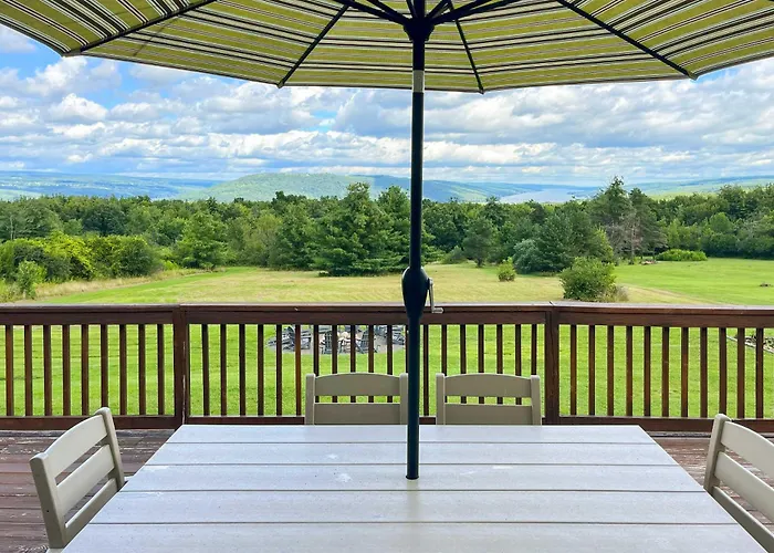Spacious Hammondsport Home On 6 Acres W/ Lake View