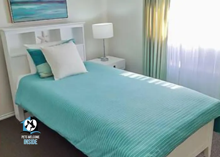 Coastal Vibe, 4 Beds Short Walk To The Beach
